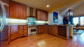 Lodges 1178-Stunning alpine lodge with incredible mountain golf course views!
